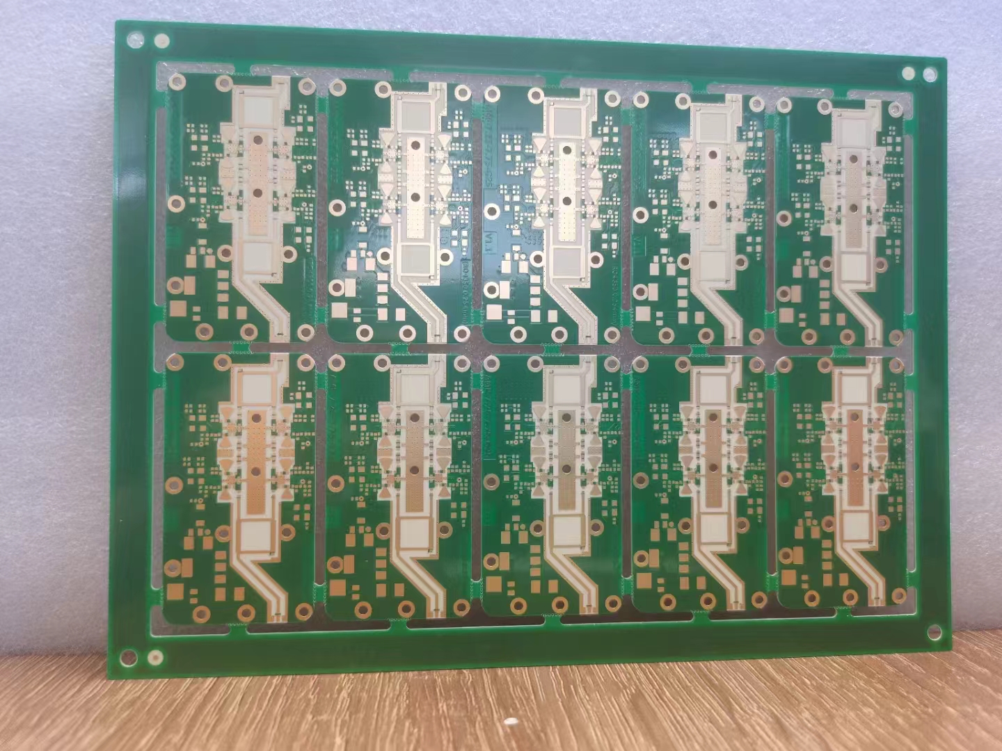 Rogers&FR4 hybrid board(圖1)